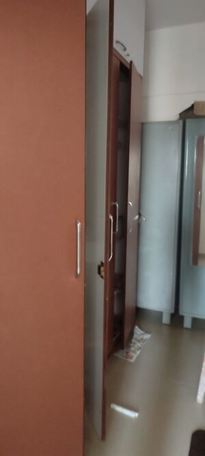 Furnished Amenities in 3 BHK Apartment at Vasant Valley Ivy Tower, Malad East – for Rent