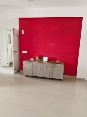 Room in 4 BHK Apartment at Emaar Palm Hills, Sector 77 – for Rent