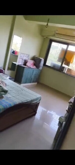 2 BHK Apartment For Rent in Raghukul Building, Goregaon East