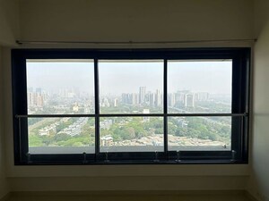 Room in 3 BHK Apartment at Godrej Platinum Mumbai, Vikhroli East – for Rent