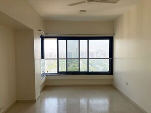 Room in 3 BHK Apartment at Godrej Platinum Mumbai, Vikhroli East – for Rent