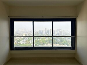 Room in 3 BHK Apartment at Godrej Platinum Mumbai, Vikhroli East – for Rent