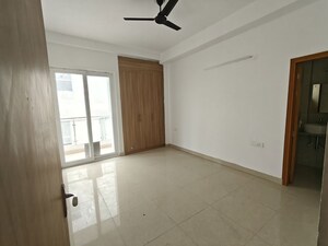 Room in 4 BHK Apartment at SS Linden, Sector 84 – for Rent
