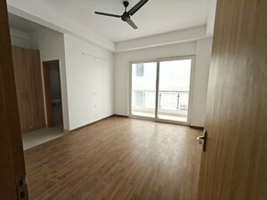 Room in 4 BHK Apartment at SS Linden, Sector 84 – for Rent