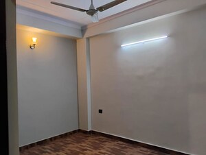 Room in 3 BHK Builder Floor at Sun Homes, Shakti Khand Iii – for Rent
