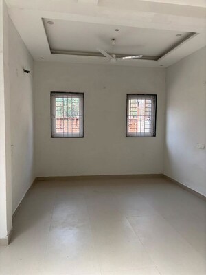 Room in 3 BHK Independent House at Sector 57 – for Rent