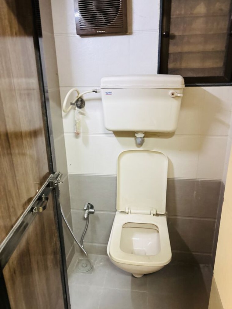Bathroom, swapnadeep-chs 1 Bedroom 530 Sq.Ft. Apartment In Mulund West Mumbai 10234339