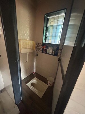 Attached Bathroom in 1 RK Apartment at Anand CHS Matunga, Matunga East – for Rent