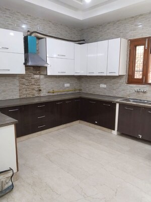 Kitchen in 5 BHK Independent House at Sector 39 – for Rent
