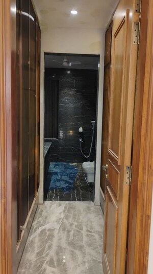 Staircase in 4 BHK Builder Floor at Dlf Phase ii – for Sale