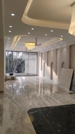 4 BHK + Servant Room,Study Room Builder Floor For Sale in DLF Phase II