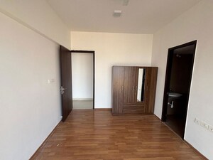 Room in 3 BHK Apartment at Runwal Forests, Kanjurmarg West – for Rent