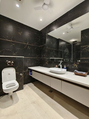 Team Area in 4 BHK Builder Floor at South City 1 – for Sale