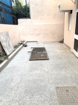 Balcony in 2.5 BHK Builder Floor at Palam Vihar Residents Association, Palam Vihar – for Rent