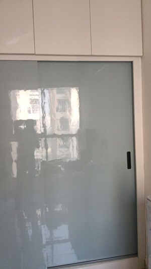 Room in 3.5 BHK Apartment at Smart World Gems, Sector 89 – for Rent