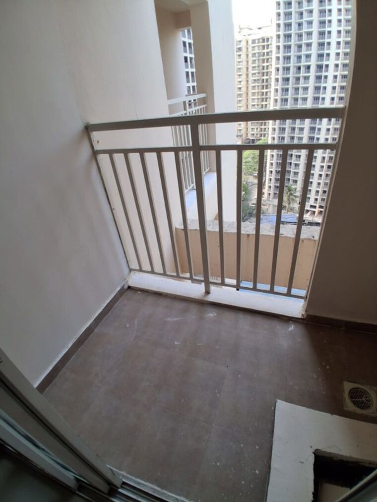 Balcony, puranik-grand-central 2 Bedroom 680 Sq.Ft. Apartment In Vartak Nagar Thane 10234494