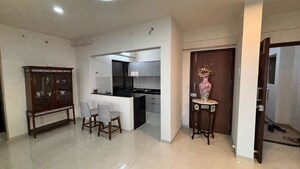 Room in 4 BHK Apartment at Shapoorji Pallonji Vanaha Golfland, Bavdhan – for Rent