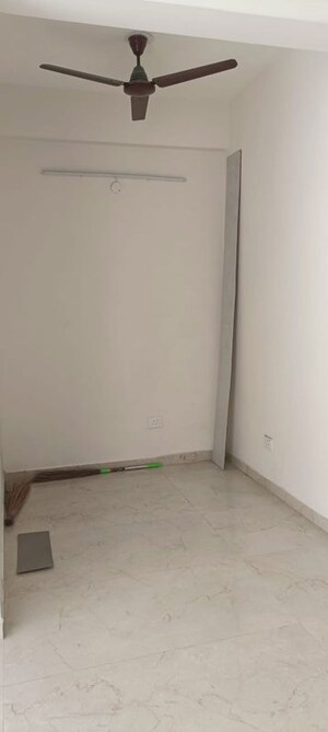 Room in 2.5 BHK Builder Floor at Smart World Gems, Sector 89 – for Rent