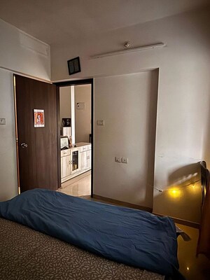 Room in 1 BHK Apartment at Lokhandwala Spring Grove, Kandivali East – for Rent