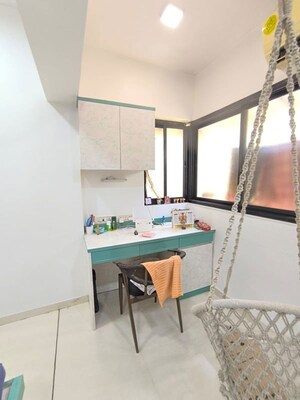 Master Bedroom in 1 BHK Apartment at Manali Building, Malad West – for Rent