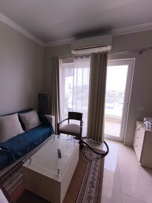 Room in 2 BHK Apartment at Central Park Flower Valley, Sohna Sector 33 – for Rent