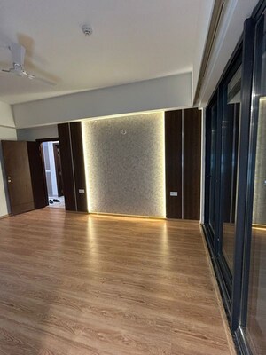 Room in 4 BHK Apartment at M3M Crown, Sector 111 – for Sale