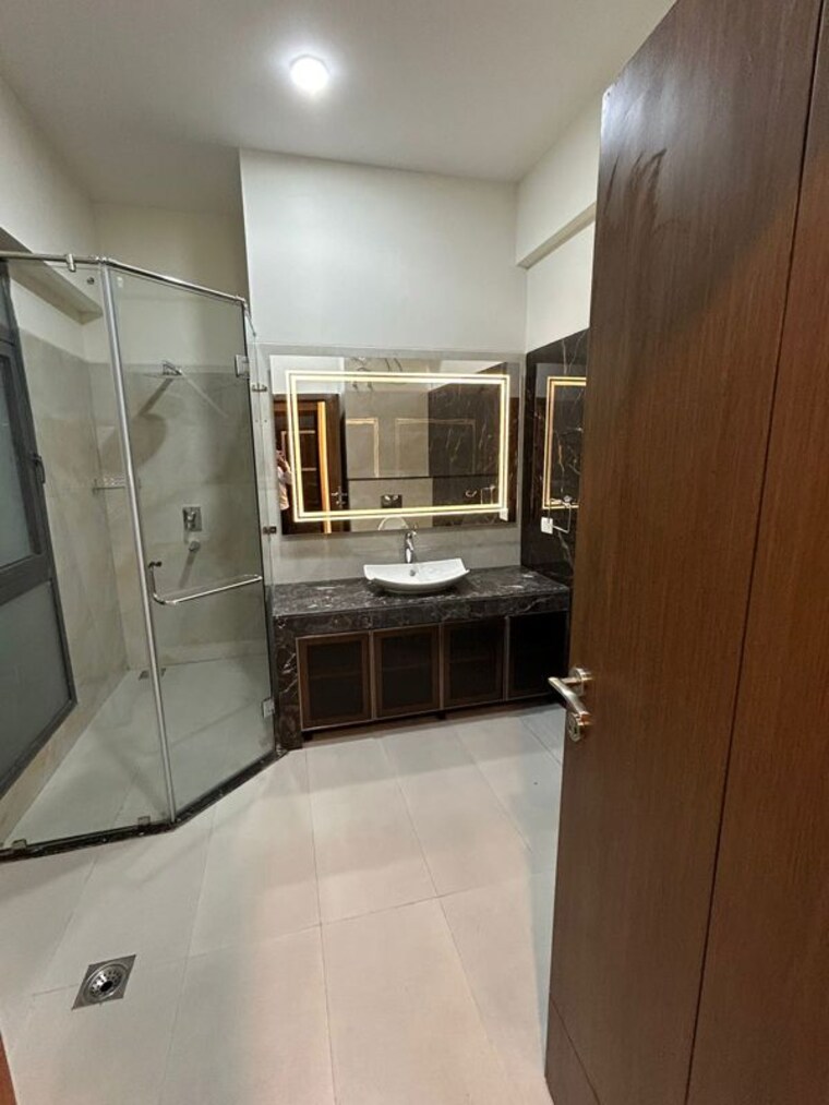 Bathroom, m3m-crown 4 Bedroom 2400 Sq.Ft. Apartment In Sector 111 Gurgaon 10234585