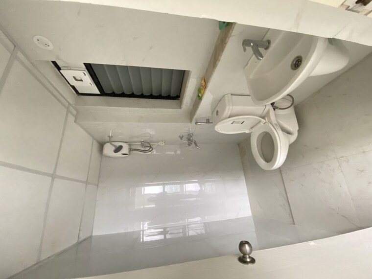 Bathroom, runwal-gardens-phase-i 2 Bedroom 670 Sq.Ft. Apartment In Dombivli East Thane 10234596