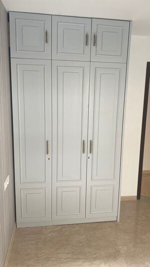 Master Bedroom in 2 BHK Apartment at Hiranandani Highland, Powai – for Rent