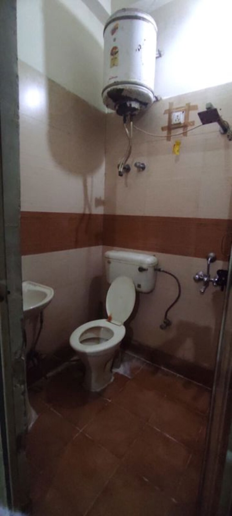 Bathroom, nyay khand i 1 Bedroom 450 Sq.Ft. Builder Floor In Nyay Khand I Ghaziabad 10234616