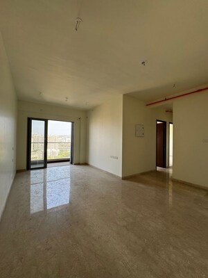 Room in 3 BHK Apartment at Kalpataru Vienta, Kandivali East – for Sale