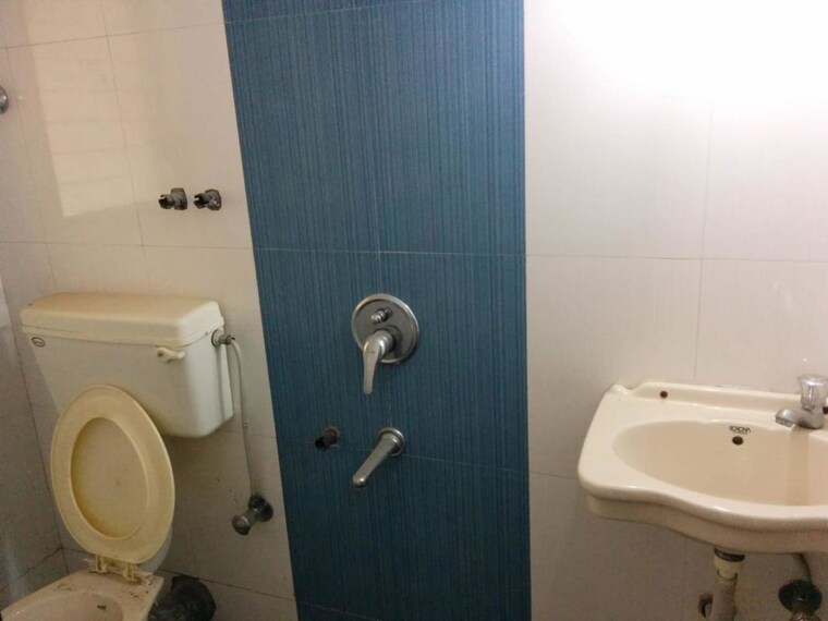 Bathroom, dombivli east 2 Bedroom 635 Sq.Ft. Apartment In Dombivli East Thane 10234690