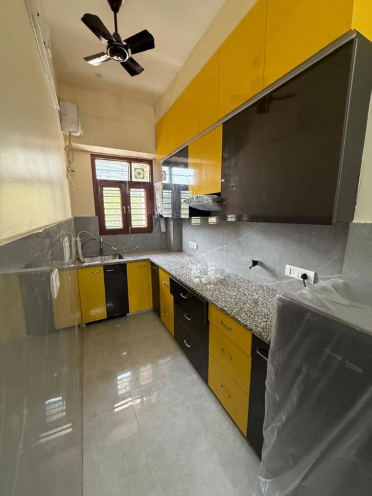 Kitchen, sector 42 2 Bedroom 950 Sq.Ft. Builder Floor In Sector 42 Gurgaon 10234681
