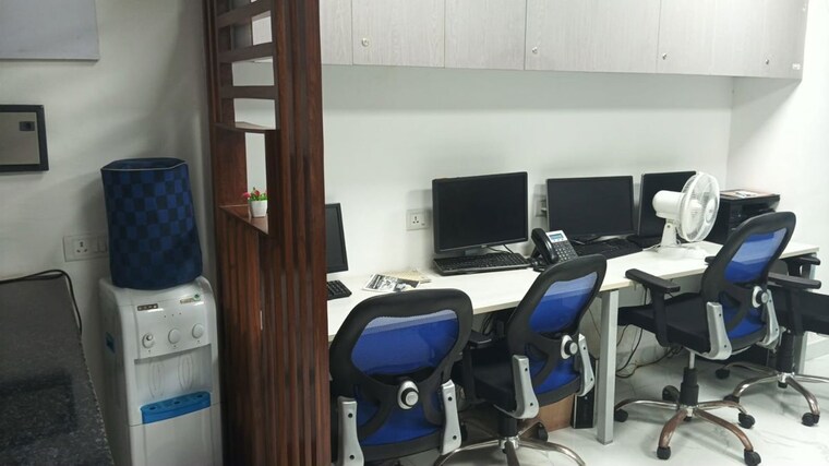 Team Area, sector 1 Commercial Office Space 600 Sq.Ft. In Sector 1 Noida 10234685