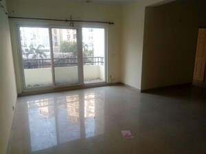 Room in 3 BHK Apartment at Rohtas Plumeria, Gomti Nagar – for Rent