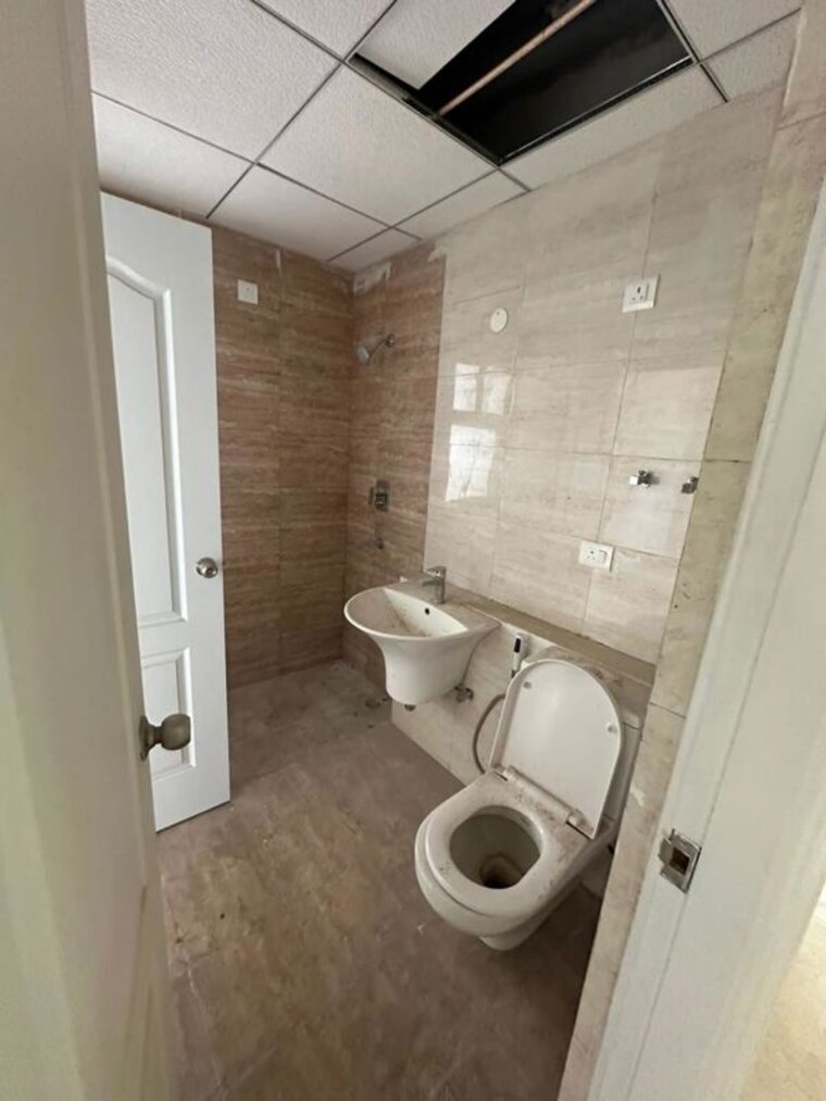 Bathroom, shree-vardhman-victoria 3 Bedroom 1950 Sq.Ft. Apartment In Sector 70 Gurgaon 10234771