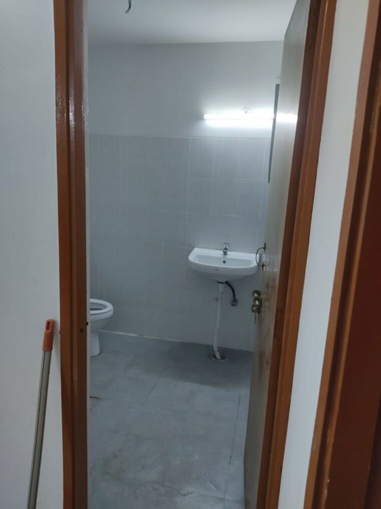 Bathroom, adani-aangan 2 Bedroom 657 Sq.Ft. Apartment In Sector 89a Gurgaon 10234785