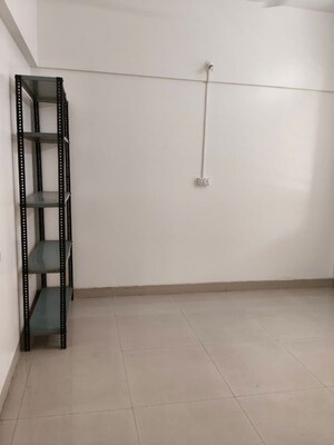 Room in 1 BHK Apartment at Rahul Park - D1 D2 D3 Building, Warje – for Rent