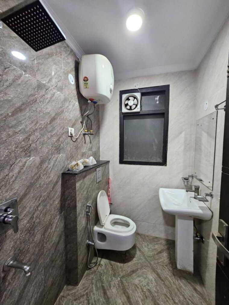 Bathroom, saket 1 Bedroom 600 Sq.Ft. Apartment In Saket Delhi 10234820