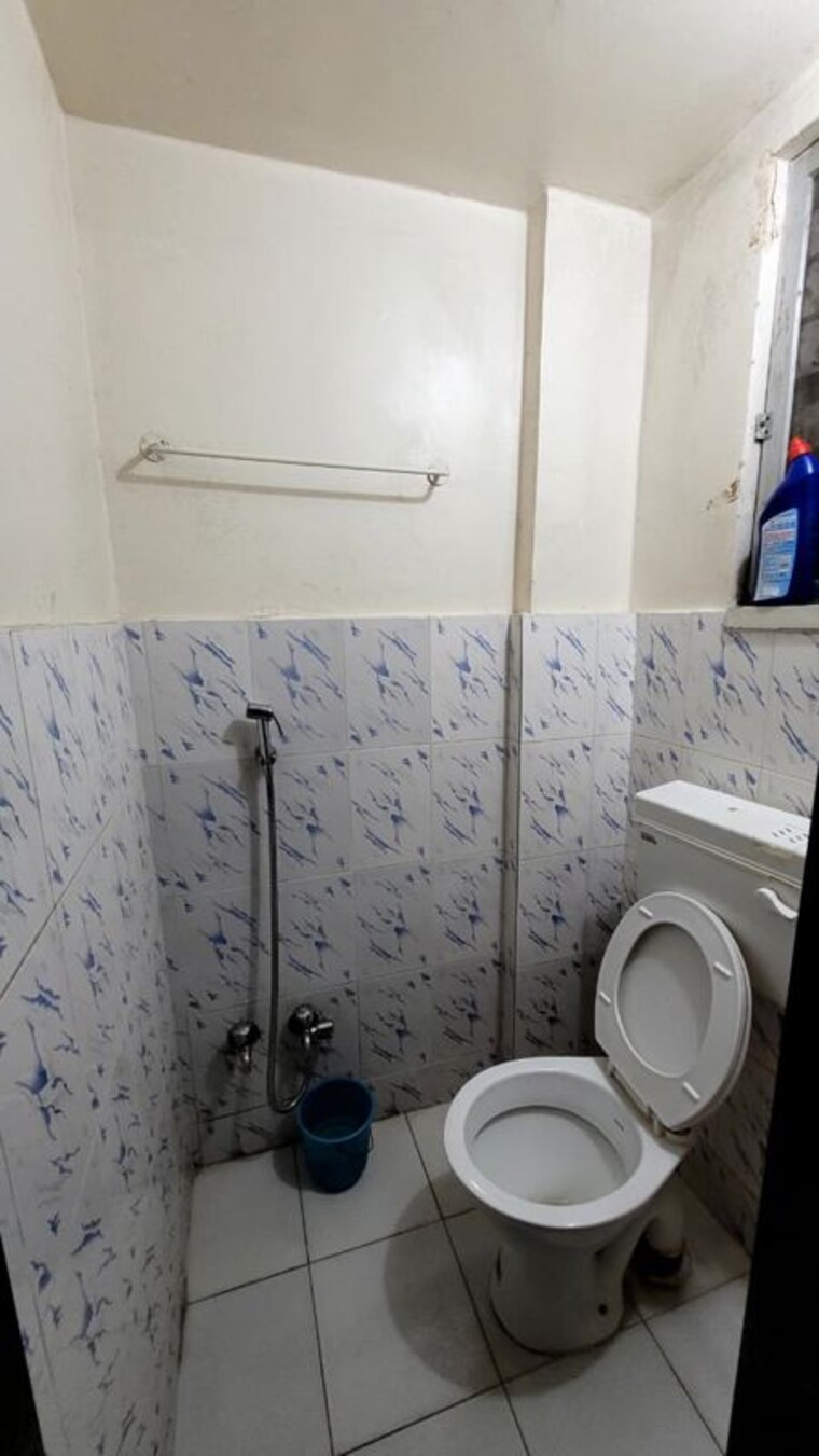 Bathroom, erandwane 1 Bedroom 550 Sq.Ft. Apartment In Erandwane Pune 10234854