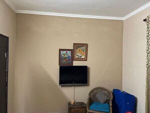 Furnished Amenities in  Builder Floor at DLF Atria, Dlf Phase ii – for Rent