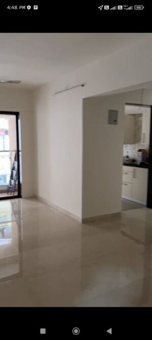Room in 2 BHK Apartment at Sangam Veda, Andheri West – for Rent
