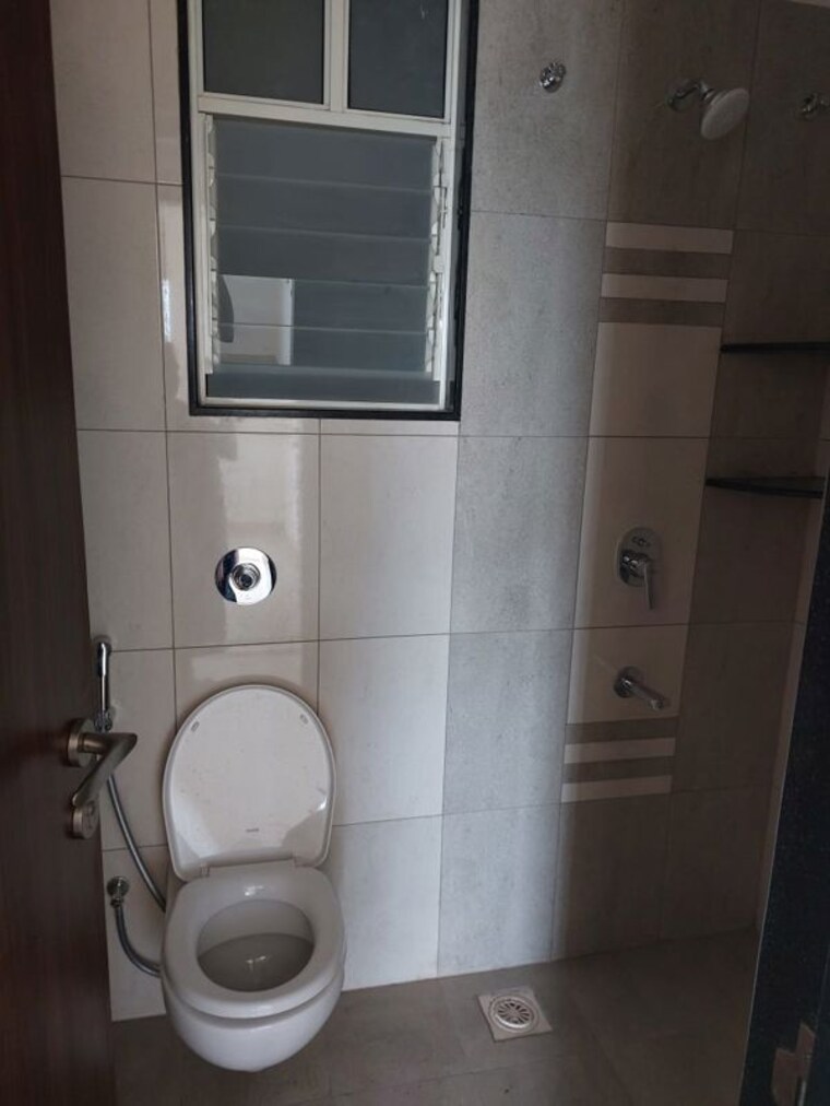 Bathroom, vilas-javdekar-yashone-eternitee 2 Bedroom 665 Sq.Ft. Apartment In Hinjewadi Pune 10234909