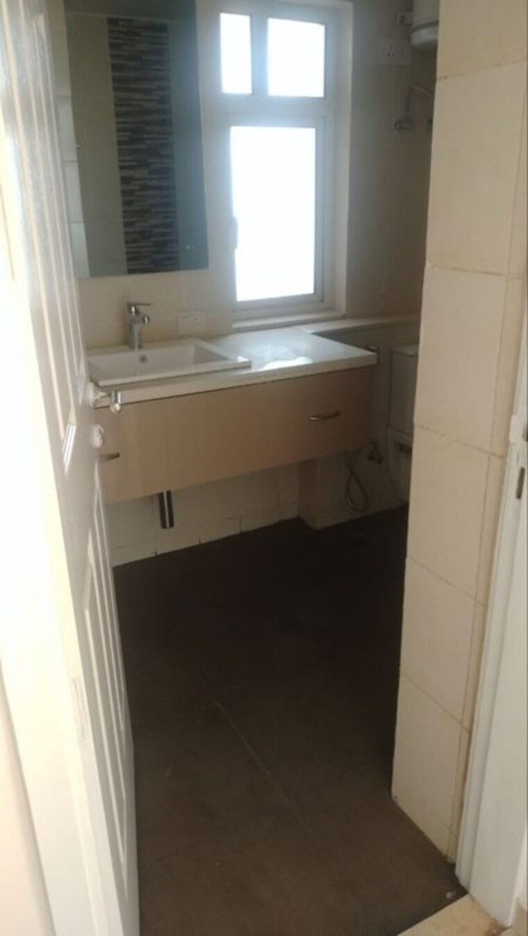 Bathroom, bptp-park-prime 3 Bedroom 1442 Sq.Ft. Apartment In Sector 66 Gurgaon 10234991