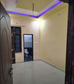 Room in 3 BHK Apartment at Rishita Manhattan, Gomti Nagar – for Rent
