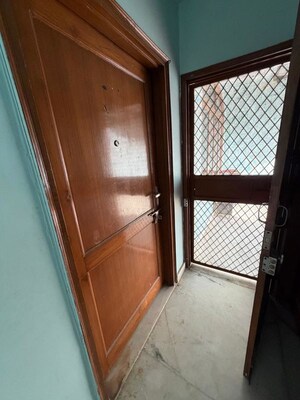 Room in 1 BHK Builder Floor at Sector 23 – for Rent