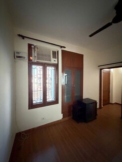 1 BHK + Pooja Room Builder Floor For Rent in Sector 23
