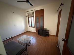 Room in 1 BHK Builder Floor at Sector 23 – for Rent