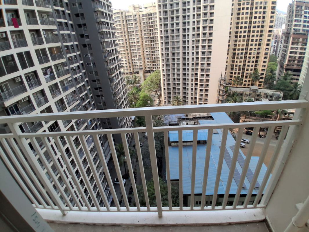 1 BHK Apartment For Rent in Puranik Grand Central