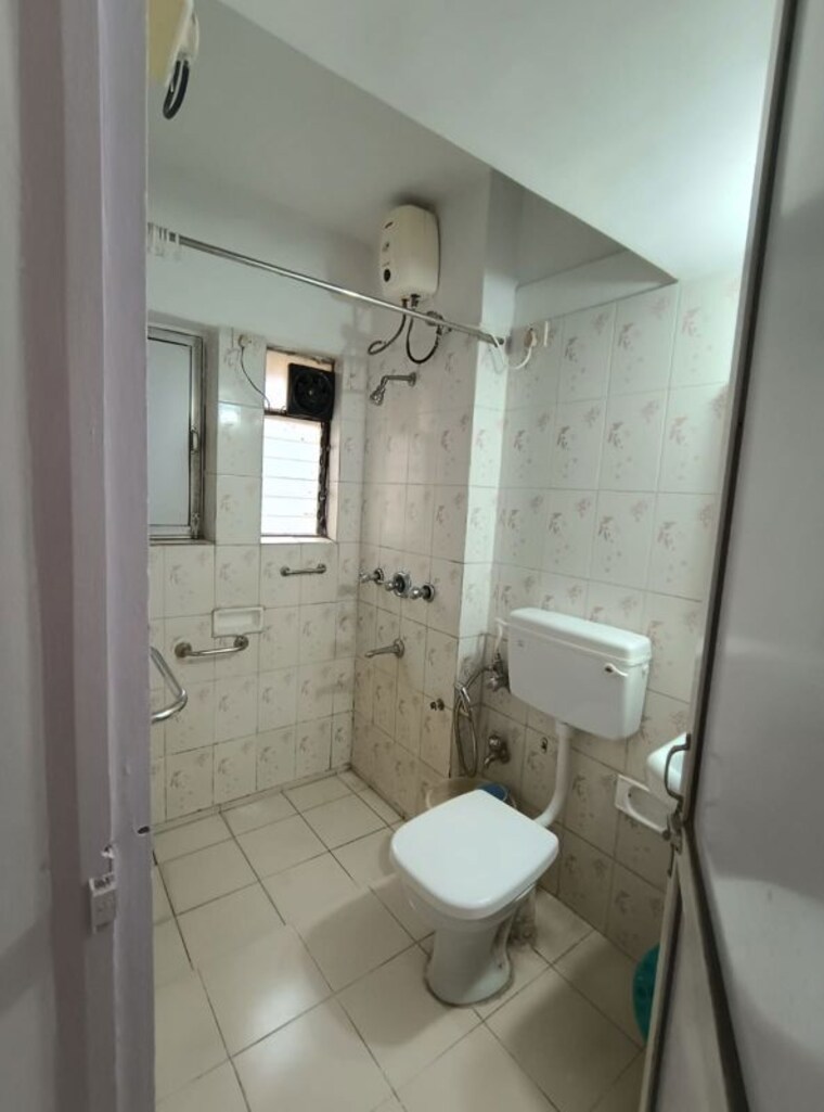 Bathroom, tata-glendale 1 Bedroom 450 Sq.Ft. Apartment In Vasant Vihar Thane 10235066